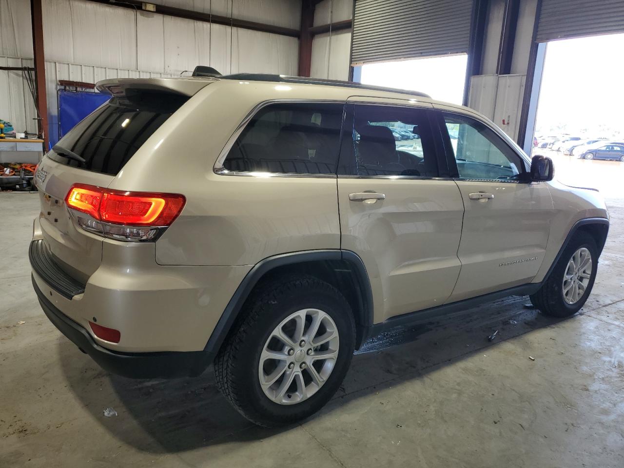 Jeep Grand Cherokee Laredo Image 9