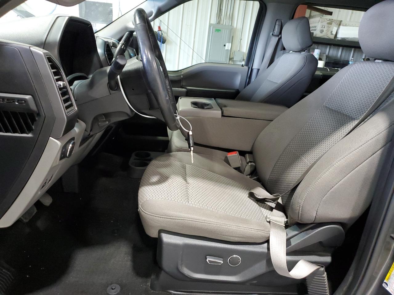 Ford F-150 Supercrew Image 8