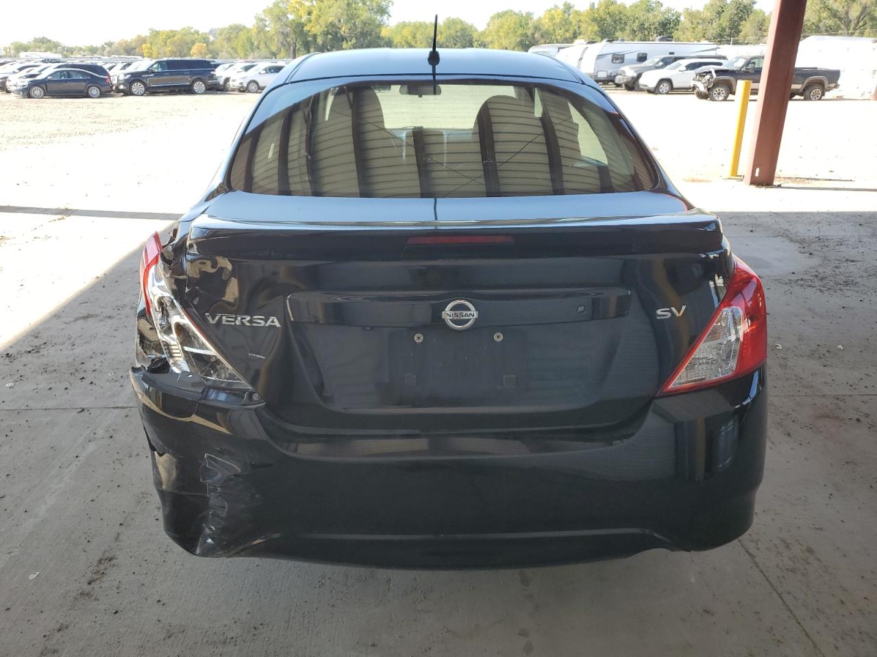 Nissan Versa S Image 12