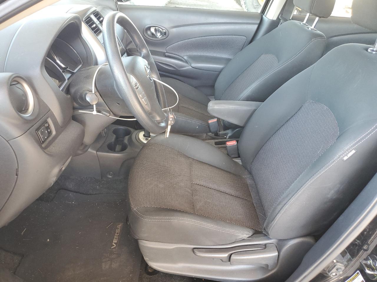 Nissan Versa S Image 6