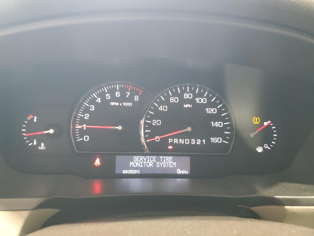 Cadillac DTS Image 4