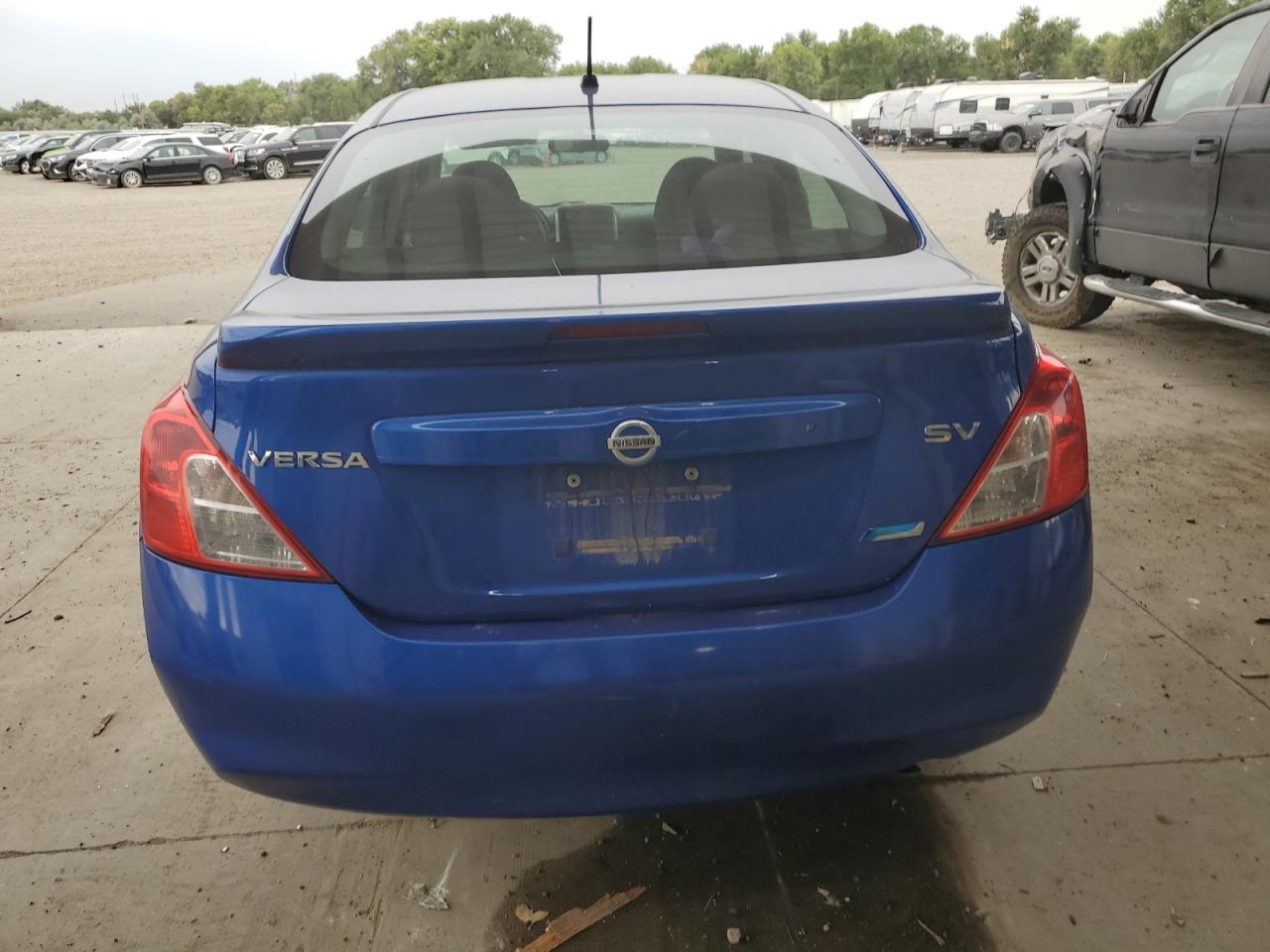 Nissan Versa S Image 9