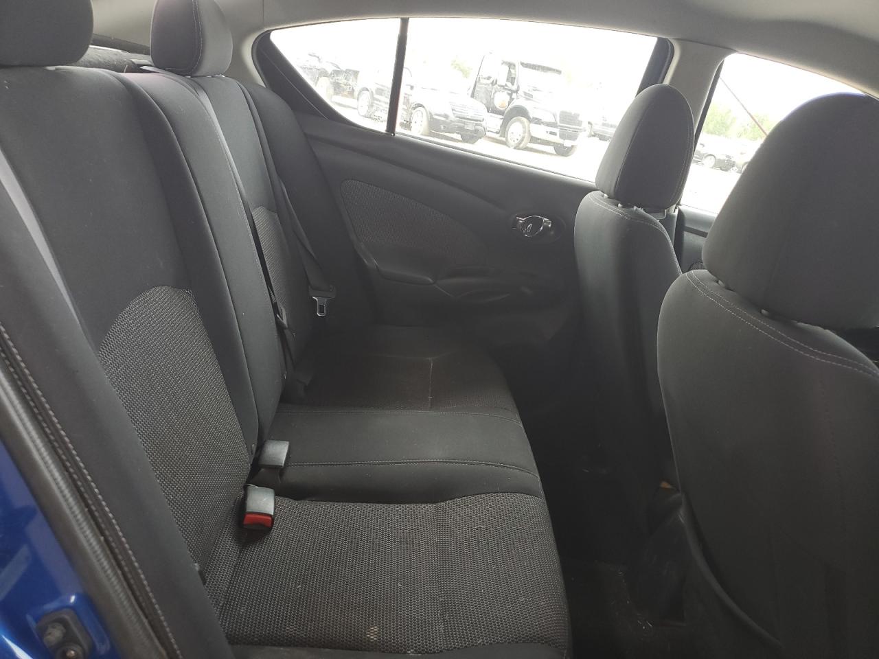 Nissan Versa S Image 5