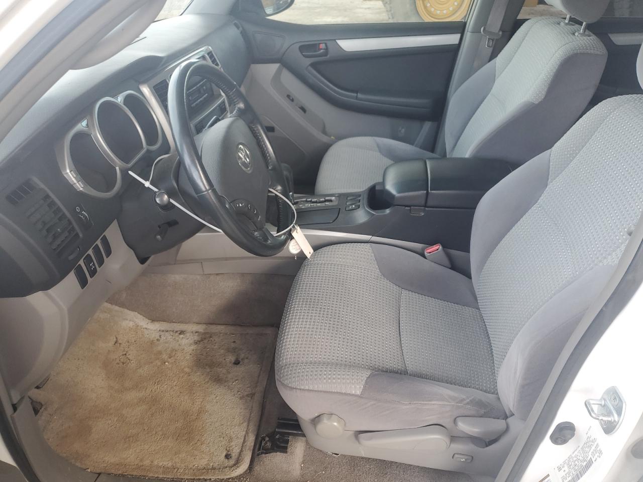 Toyota 4Runner Sr5 Image 3