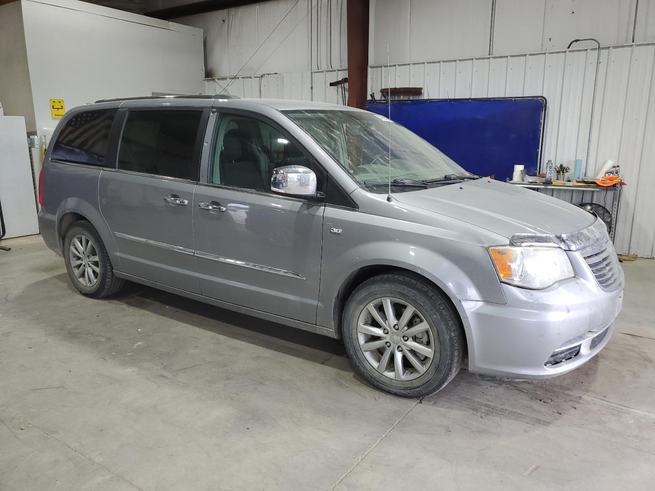 Chrysler Minivan Touring L Image 13