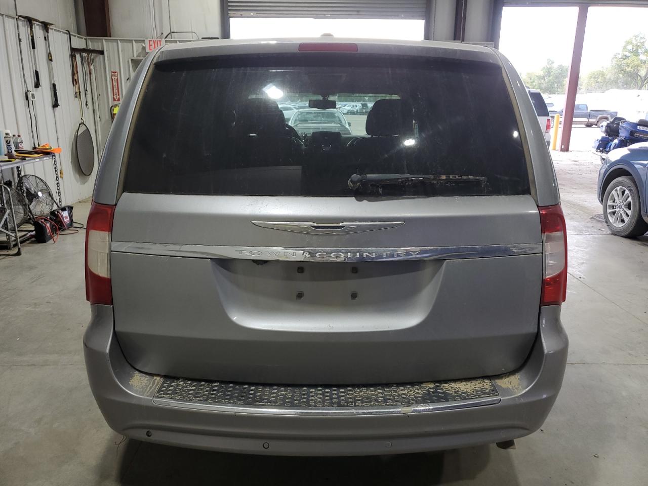 Chrysler Minivan Touring L Image 10