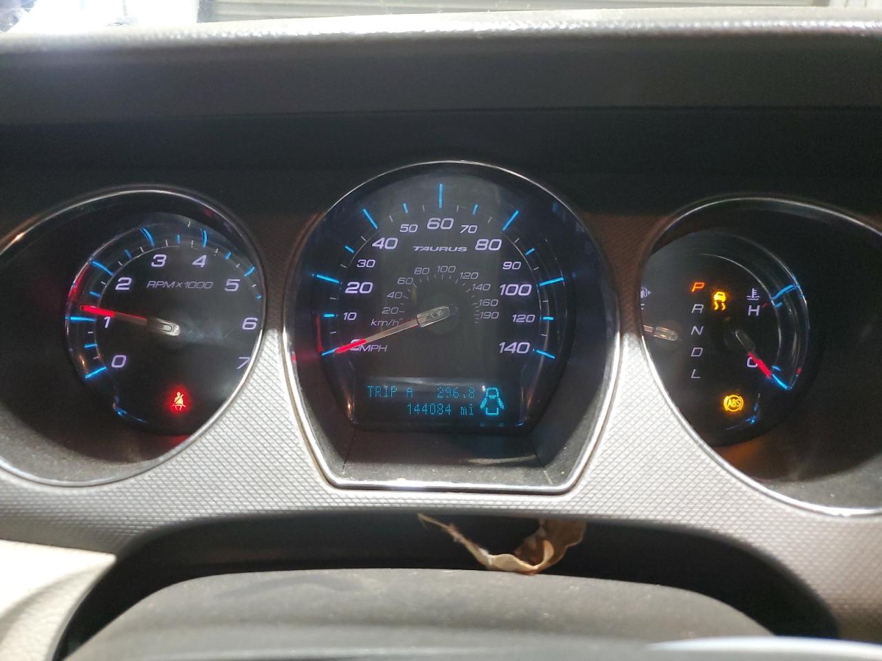 Ford Taurus Se Image 11