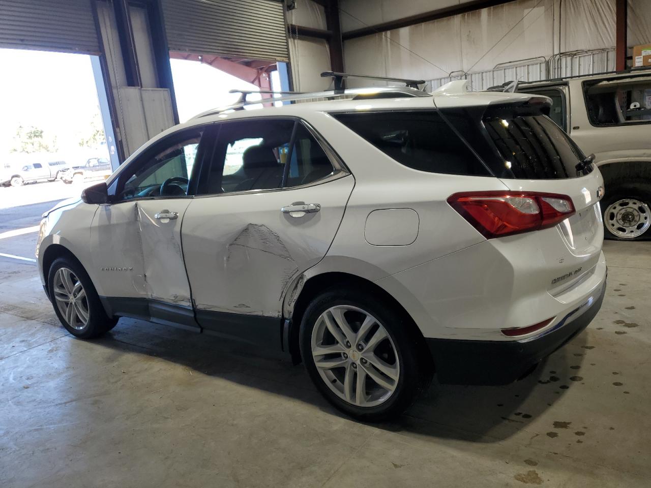 Chevrolet Equinox Premier Image 4