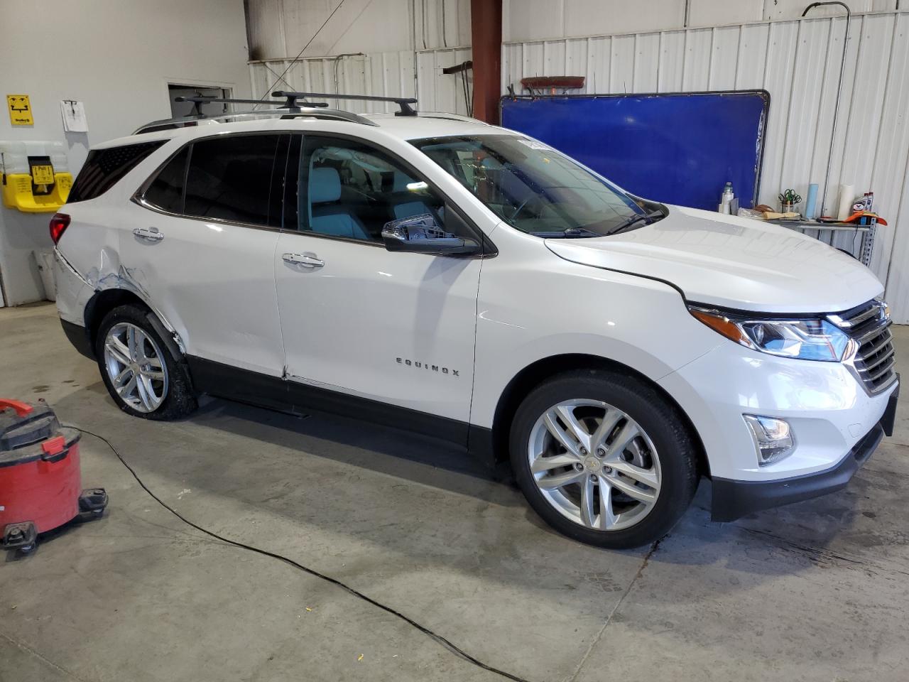 Chevrolet Equinox Premier Image 3