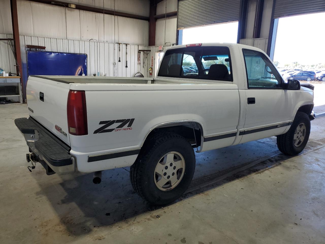 GMC Sierra K1500 Image 2
