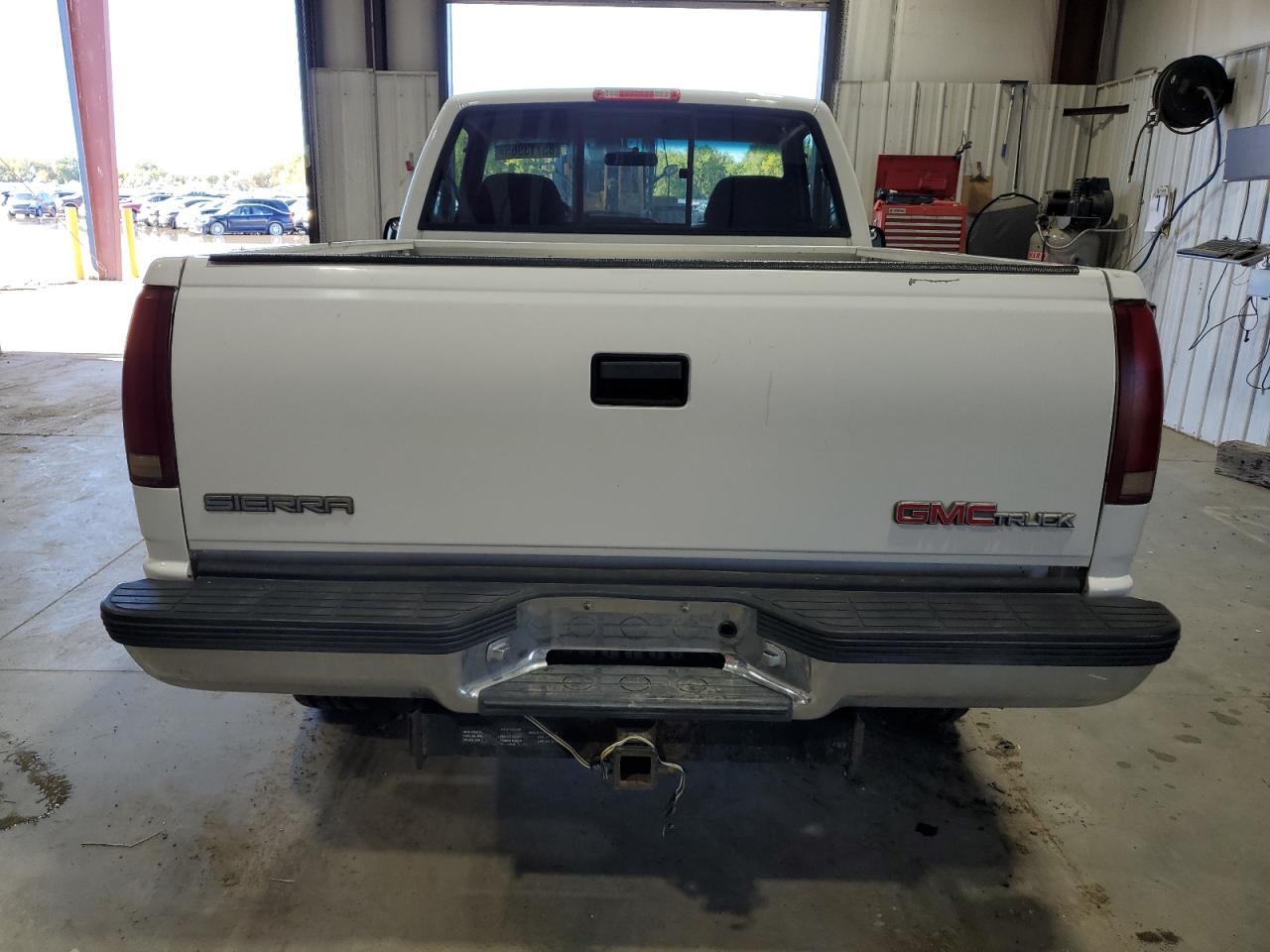 GMC Sierra K1500 Image 10