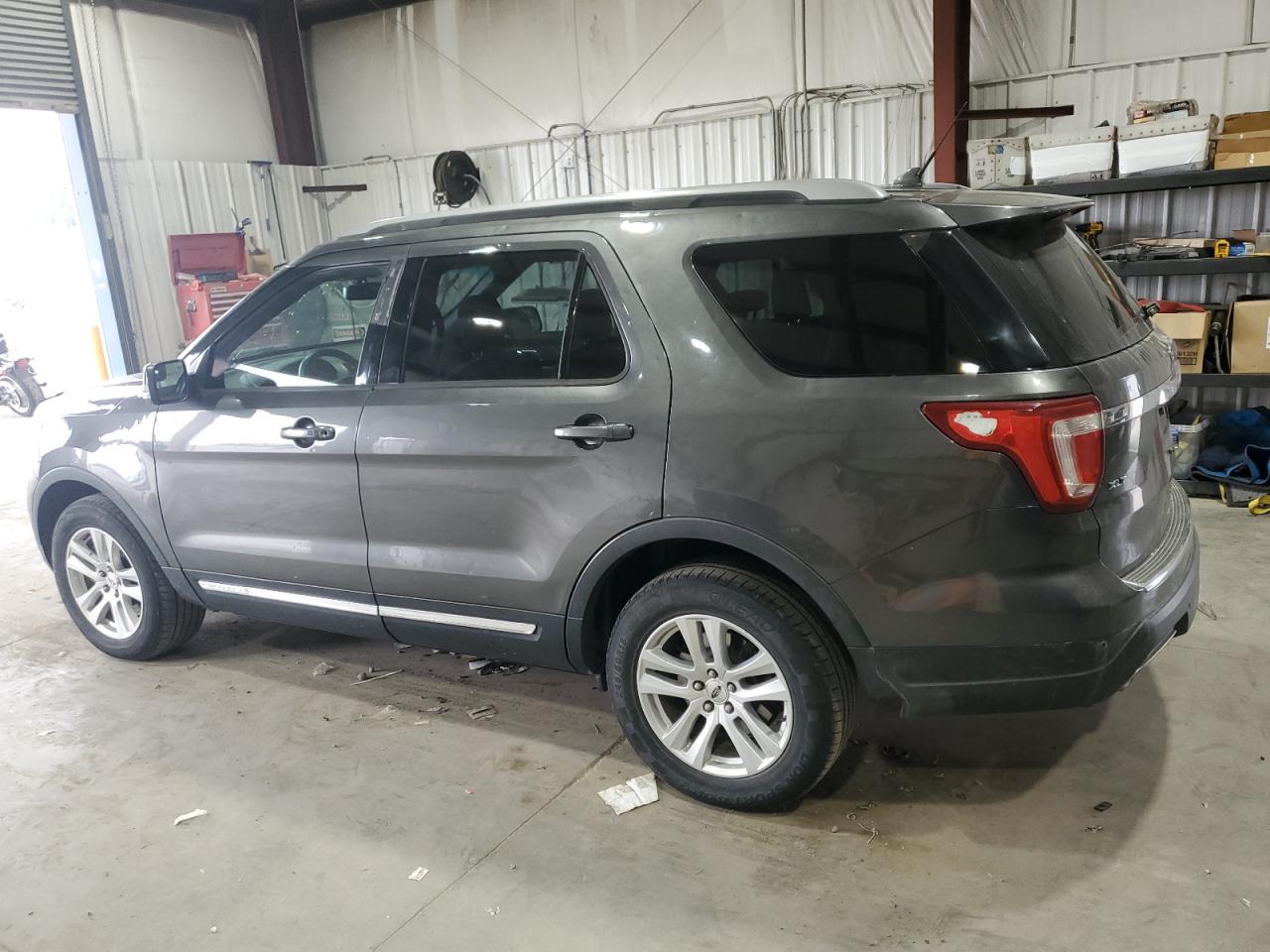 Ford Explorer Xlt Image 6