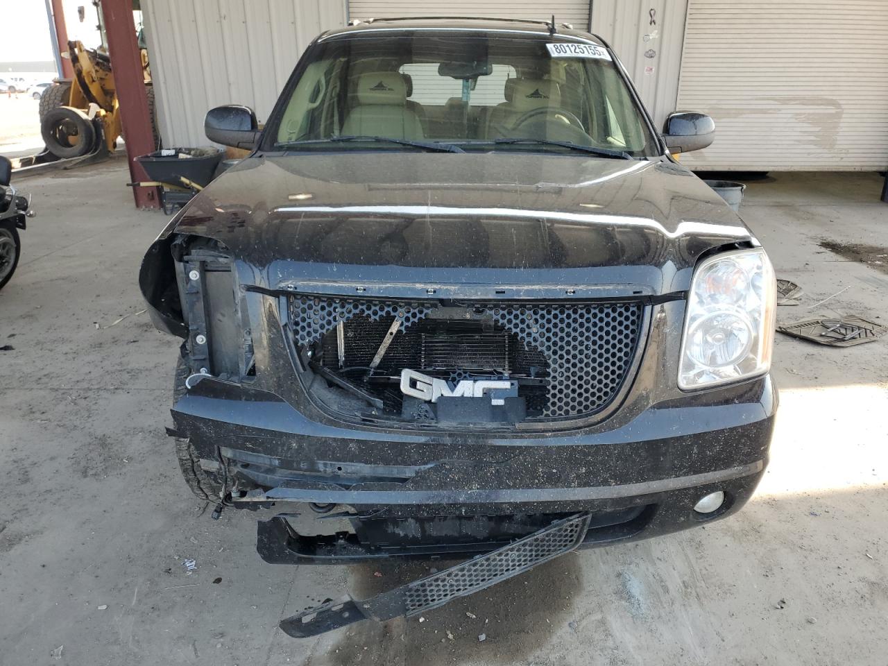GMC Yukon K1500 Image 9