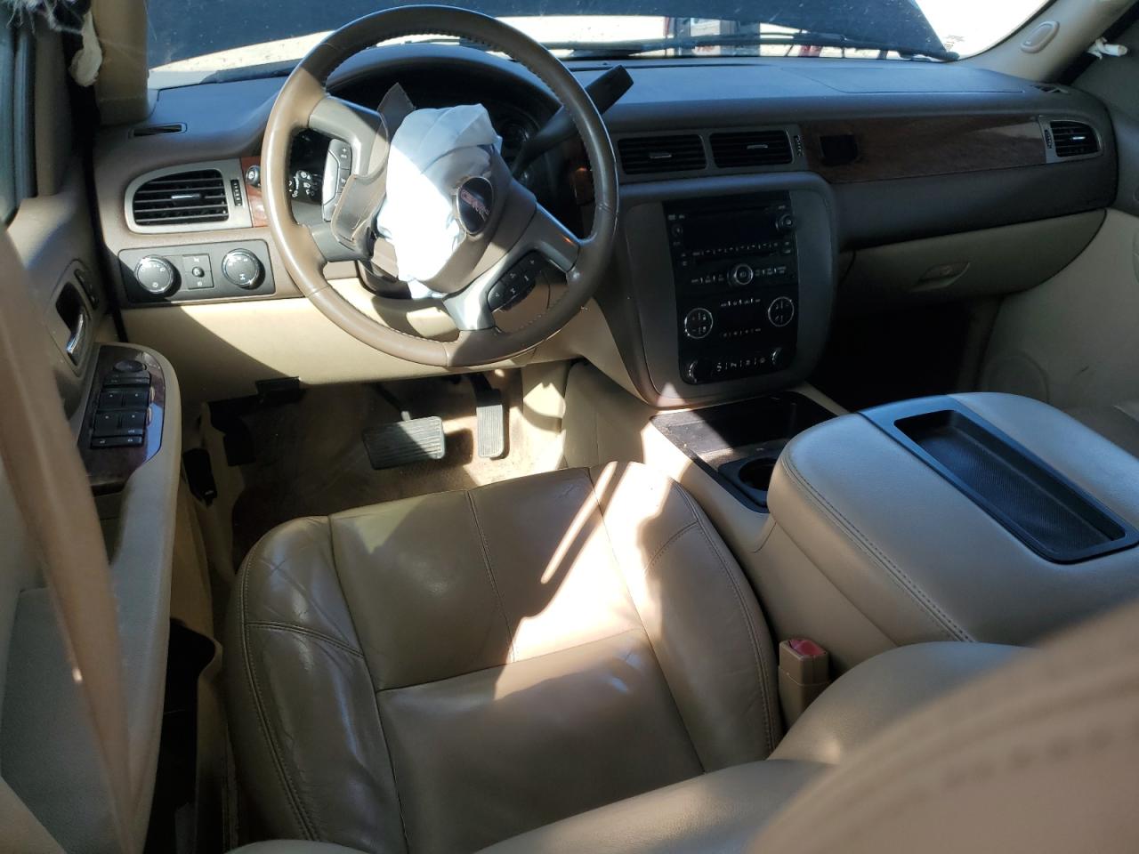 GMC Yukon K1500 Image 3