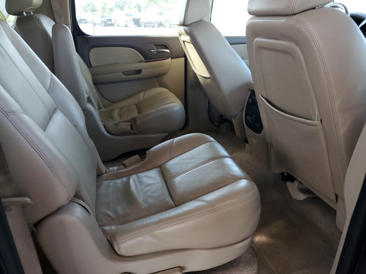 GMC Yukon K1500 Image 6