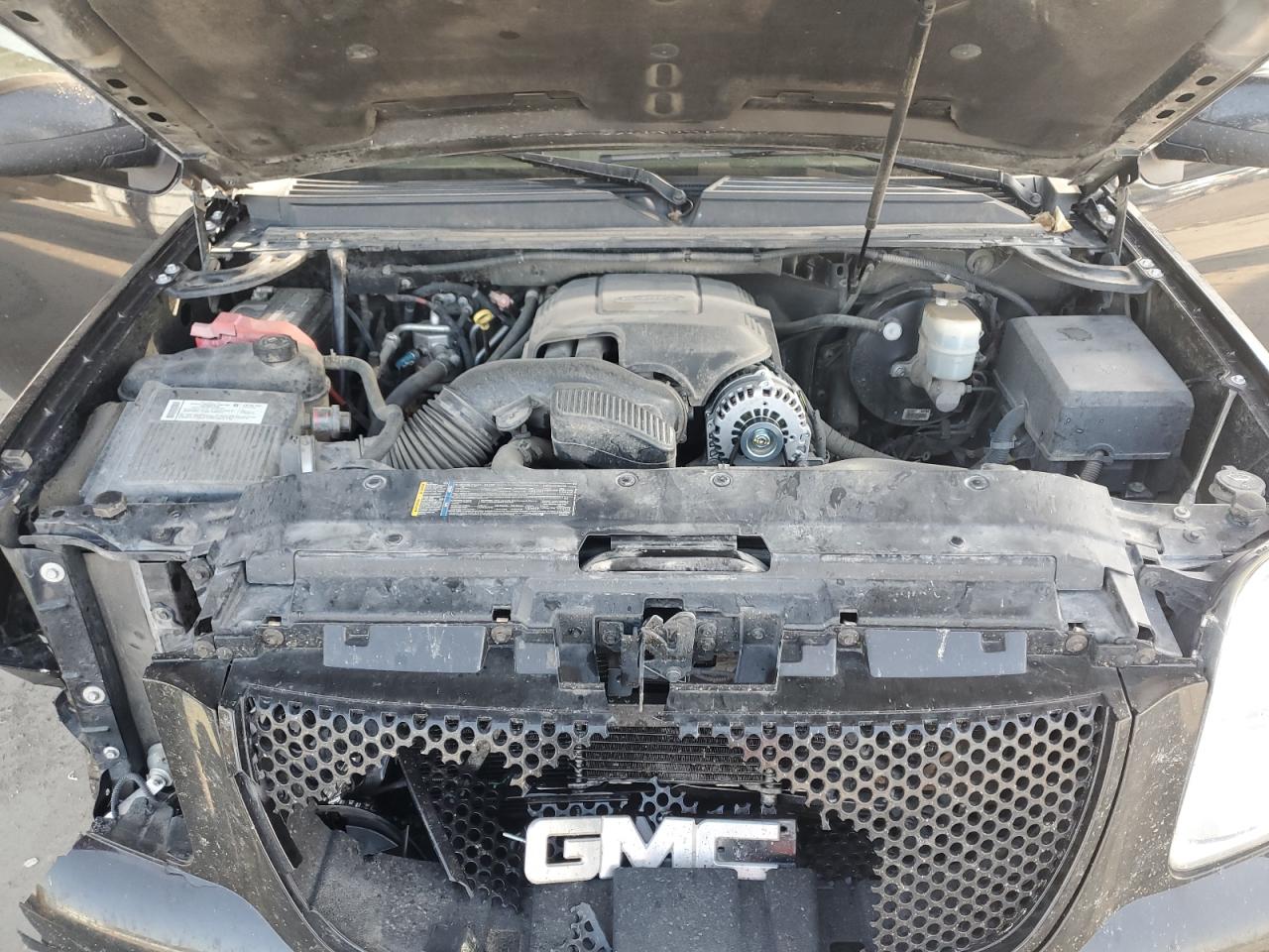 GMC Yukon K1500 Image 8