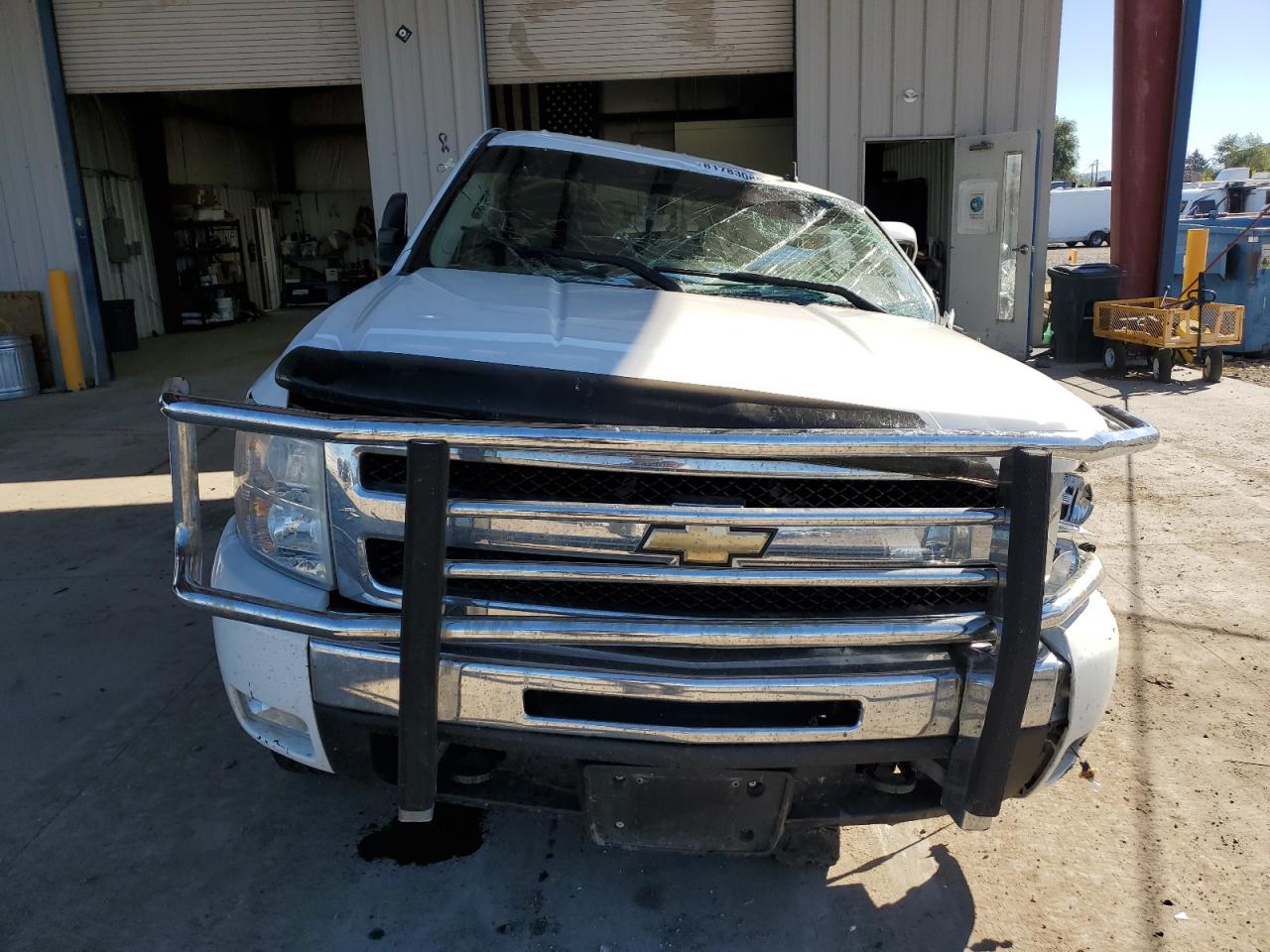 Chevrolet Silverado K1500 Lt Image 10