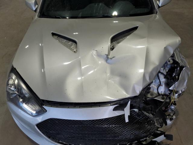 Hyundai Genesis 2.0t Image 9