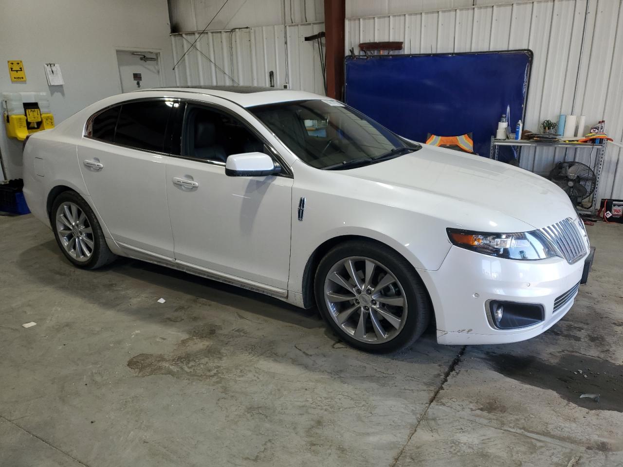 Lincoln MKS Image 5