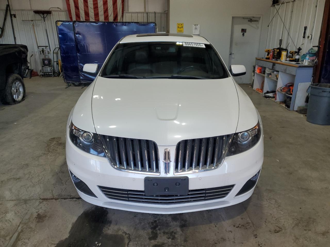 Lincoln MKS Image 4