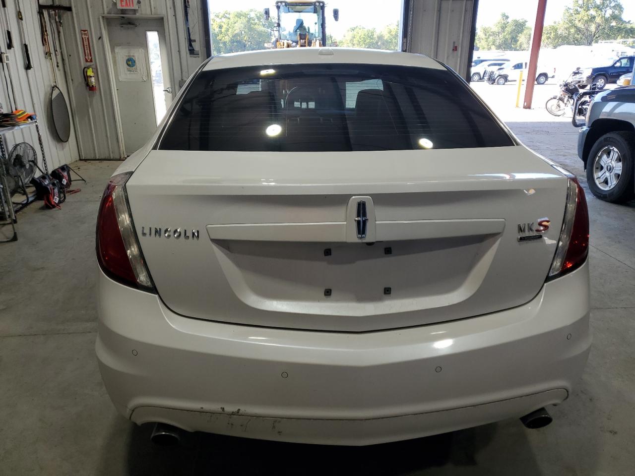 Lincoln MKS Image 3