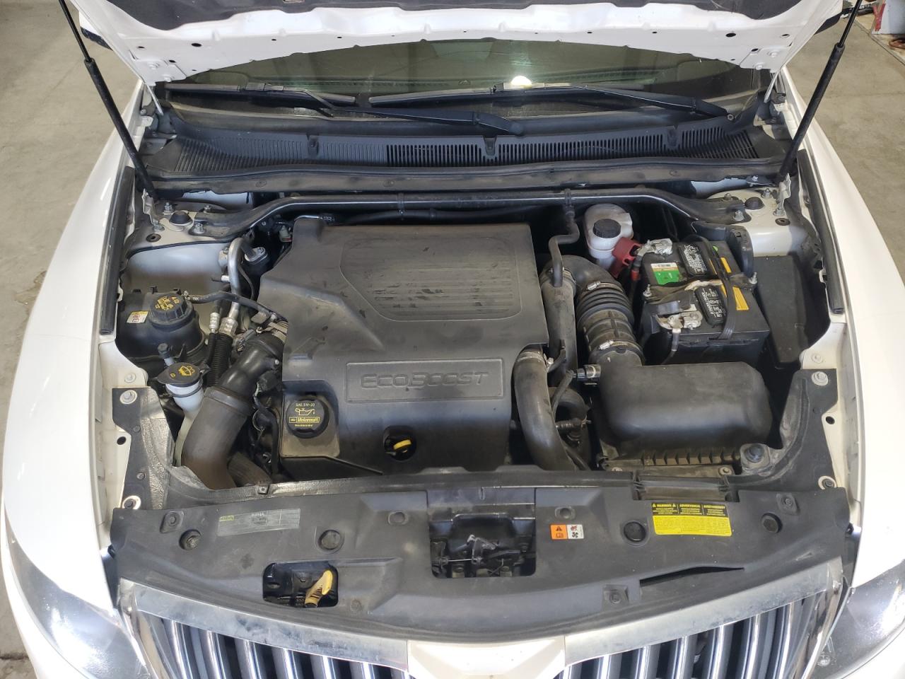 Lincoln MKS Image 11