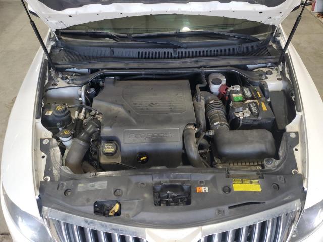 Lincoln MKS Image 11