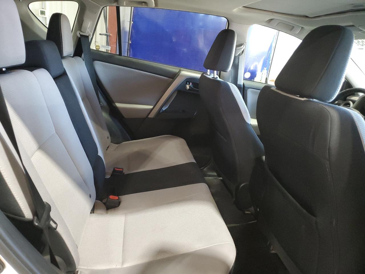 Toyota RAV4 Xle Image 13