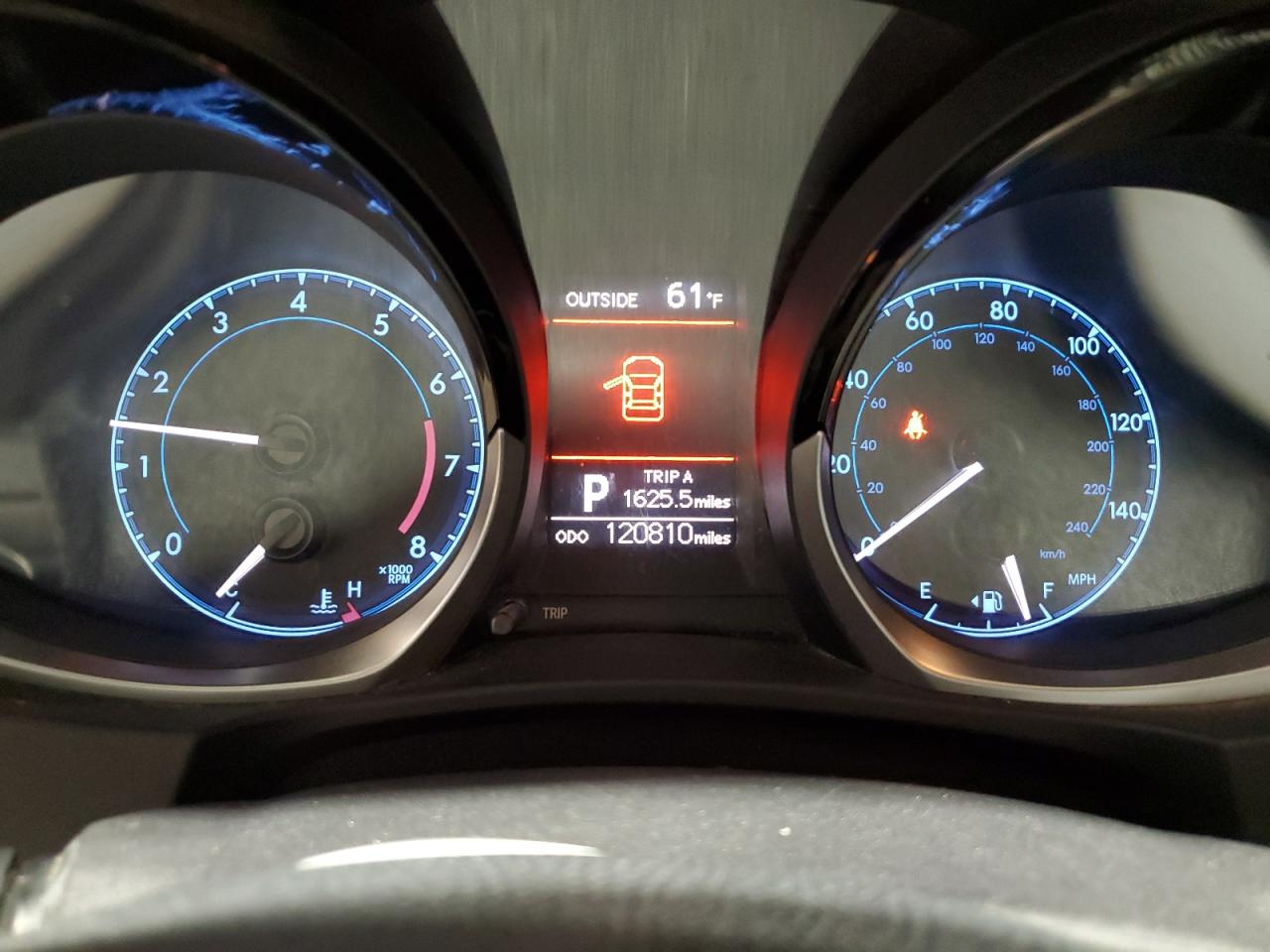 Toyota Corolla L Image 8