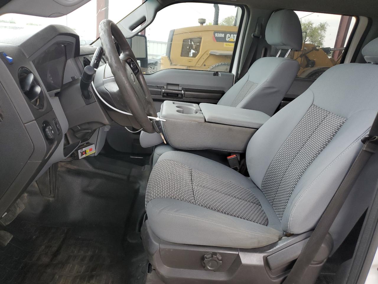 Ford F-550 Super Duty Image 6