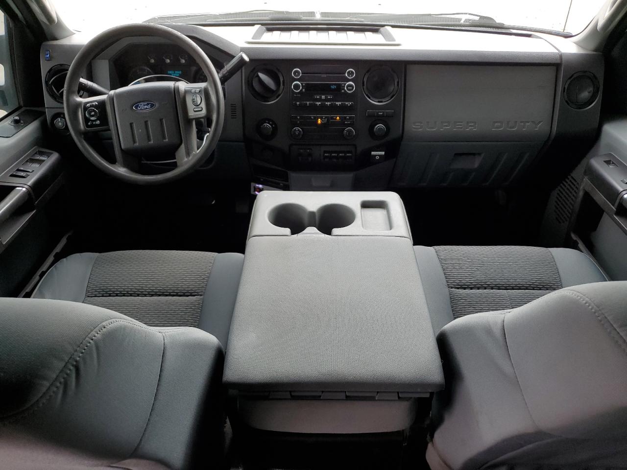 Ford F-550 Super Duty Image 9