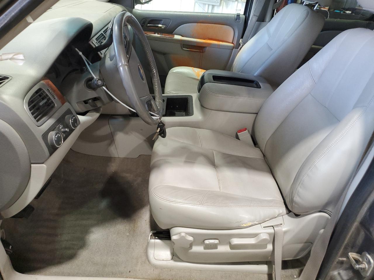 Chevrolet Suburban K1500 Lt Image 12