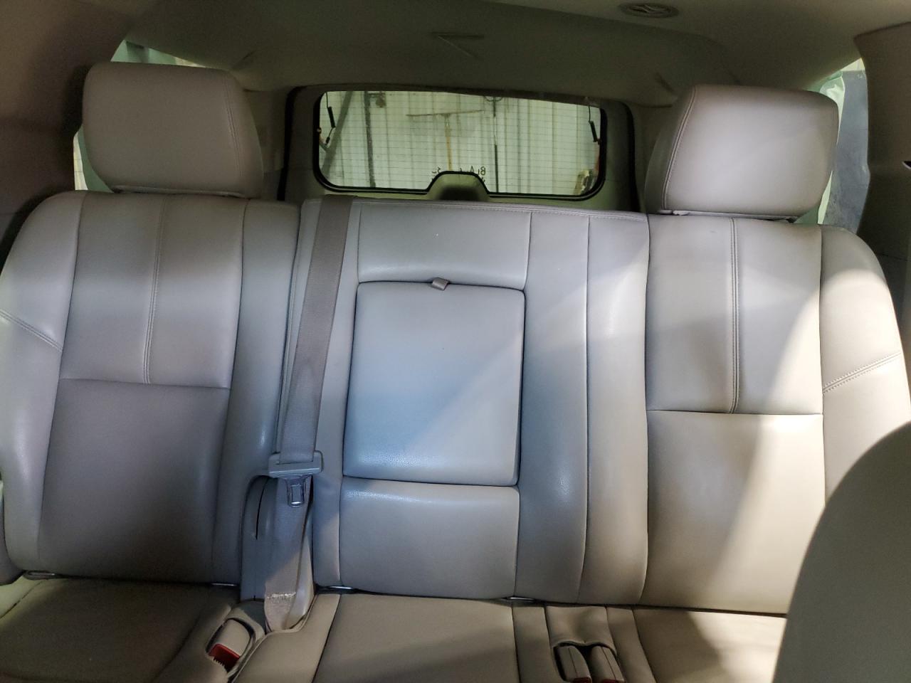 Chevrolet Suburban K1500 Lt Image 9