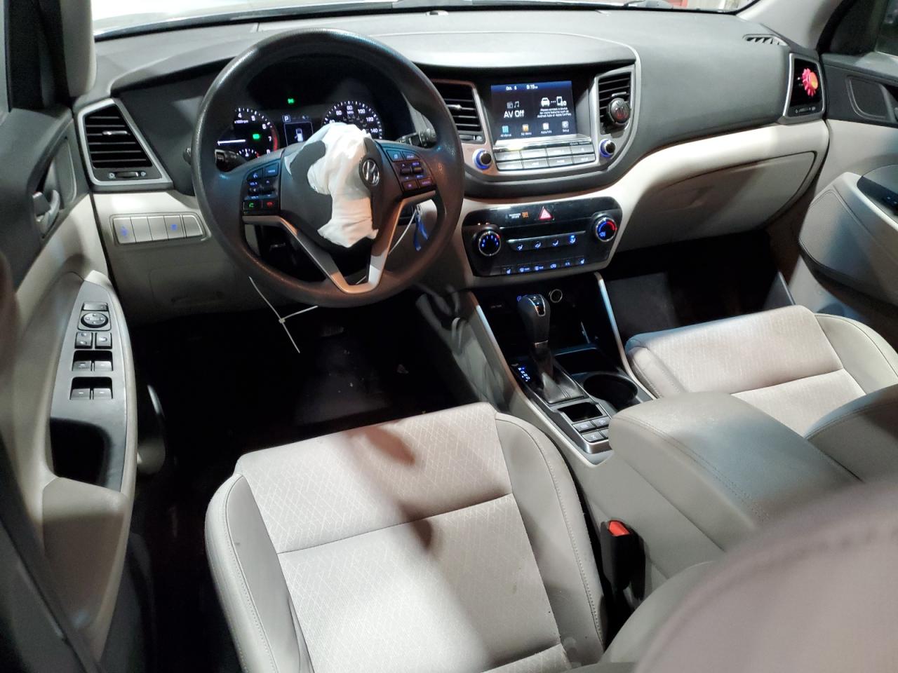 Hyundai TUCSON Sel Image 3