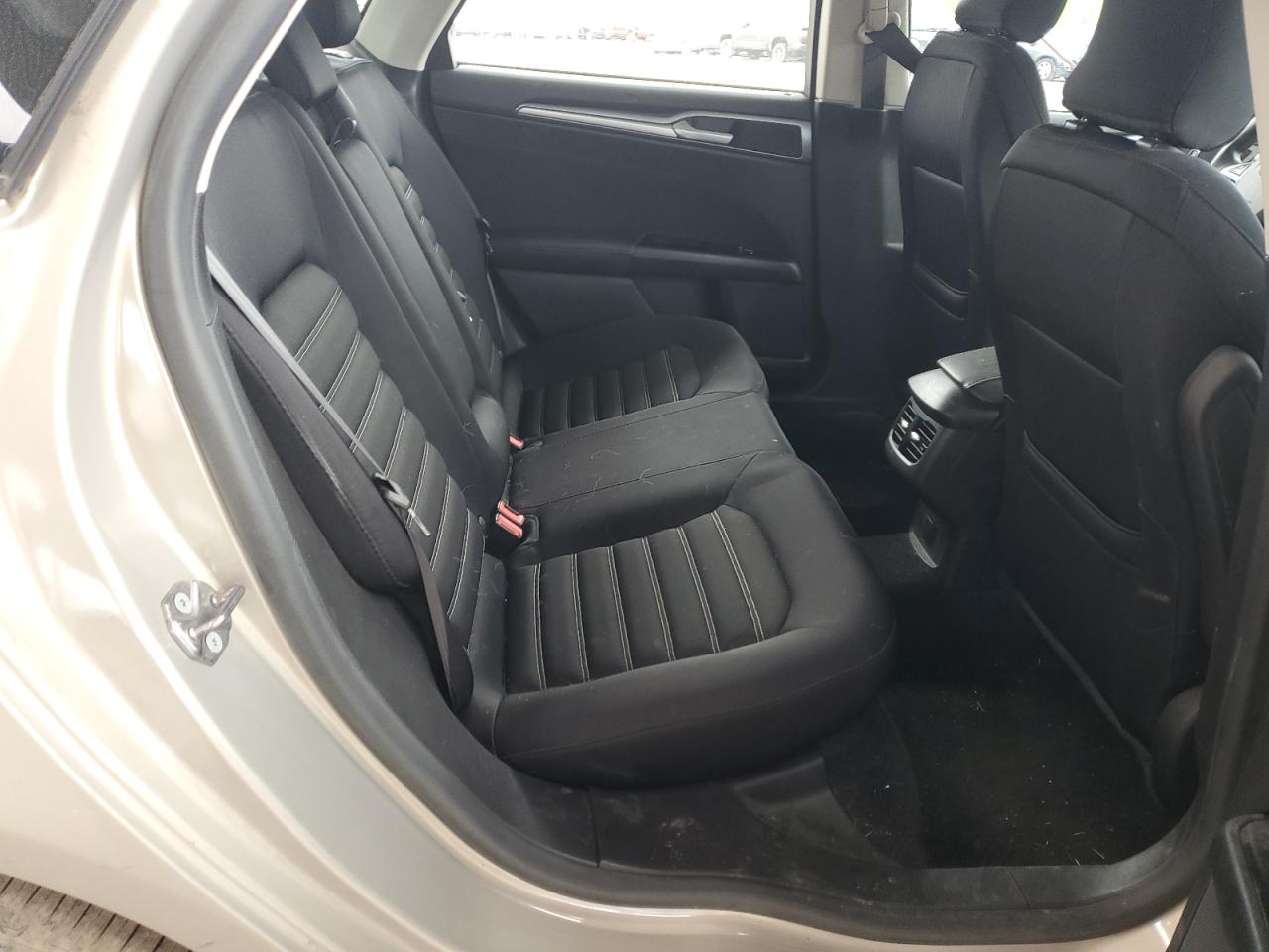 Ford Fusion Se Image 6