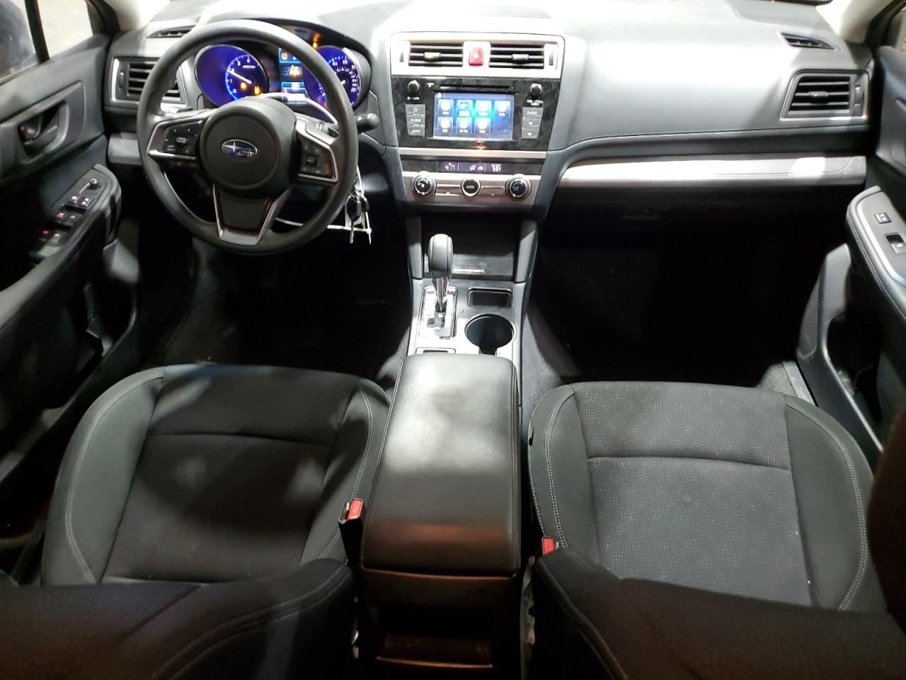 Subaru Legacy 2.5i Image 11