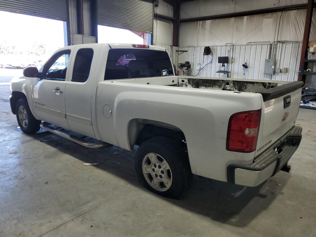 Chevrolet Silverado C1500 Lt Image 2