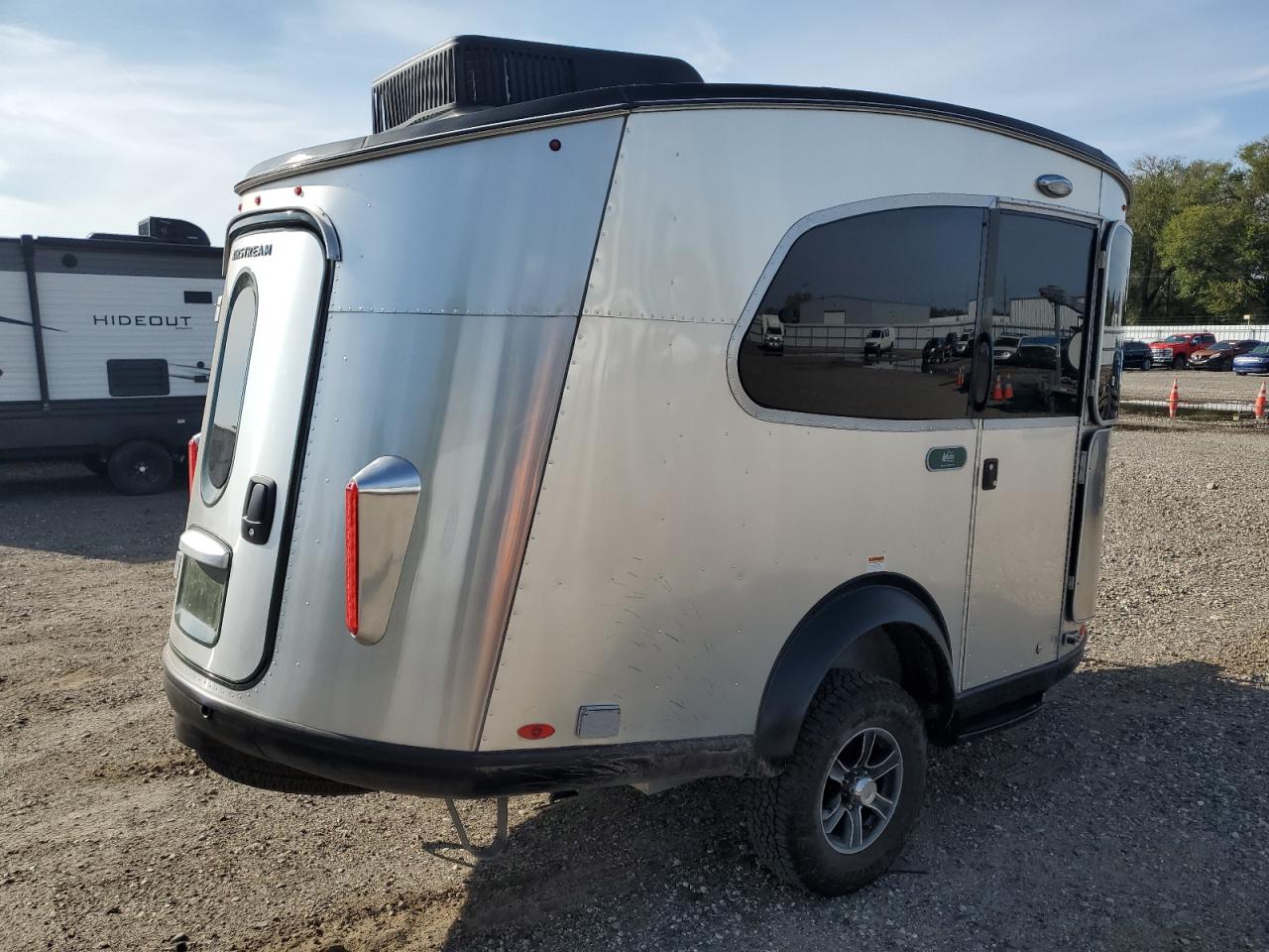 Airstream Trailer Image 3