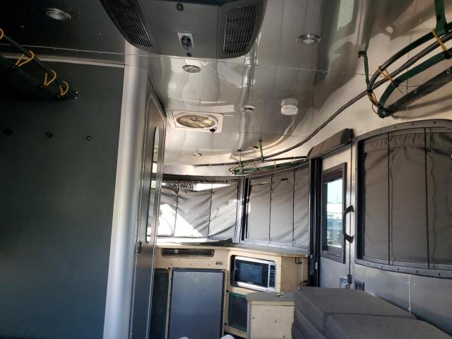 Airstream Trailer Image 7