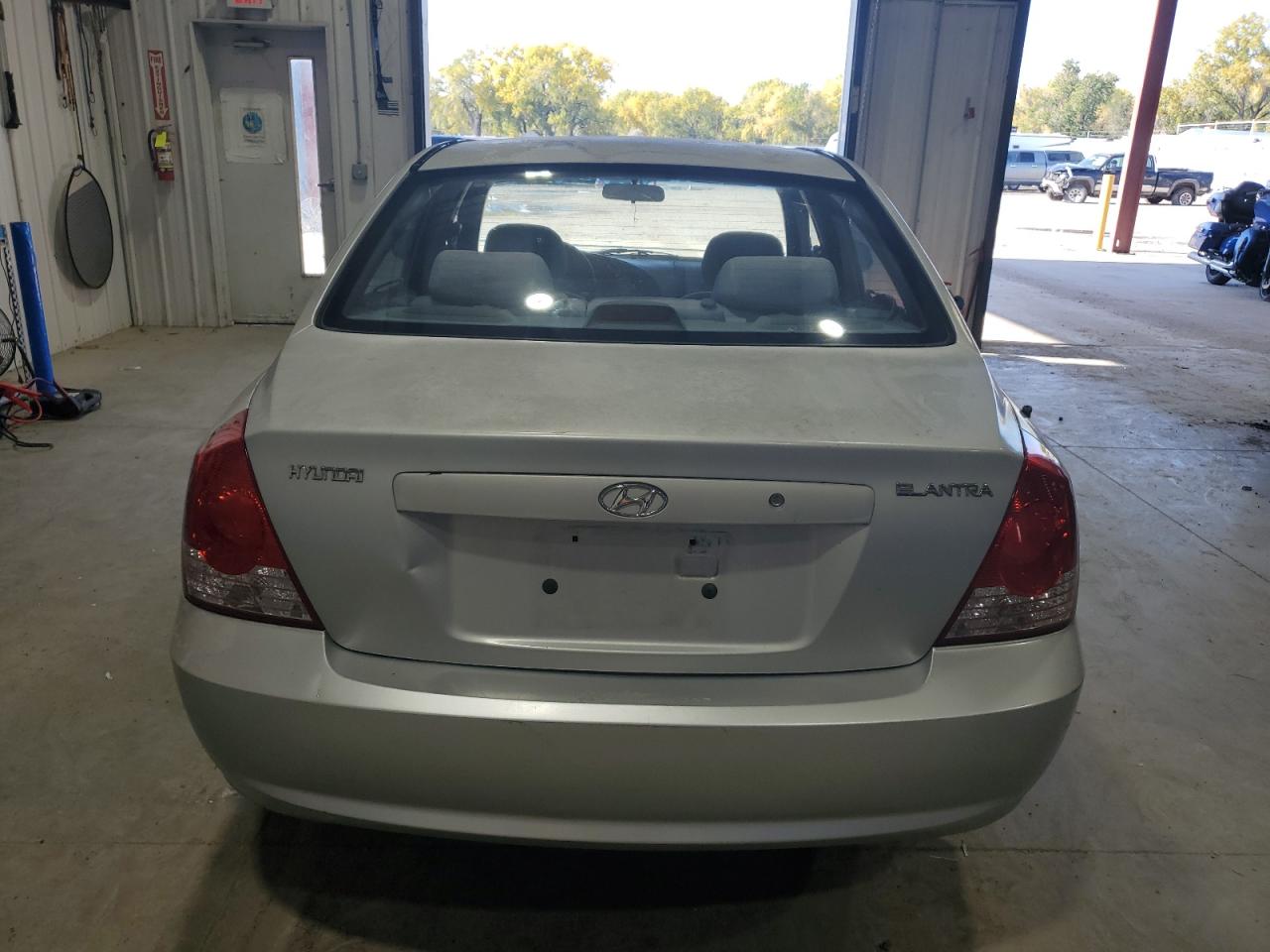 Hyundai ELANTRA Gls Image 6
