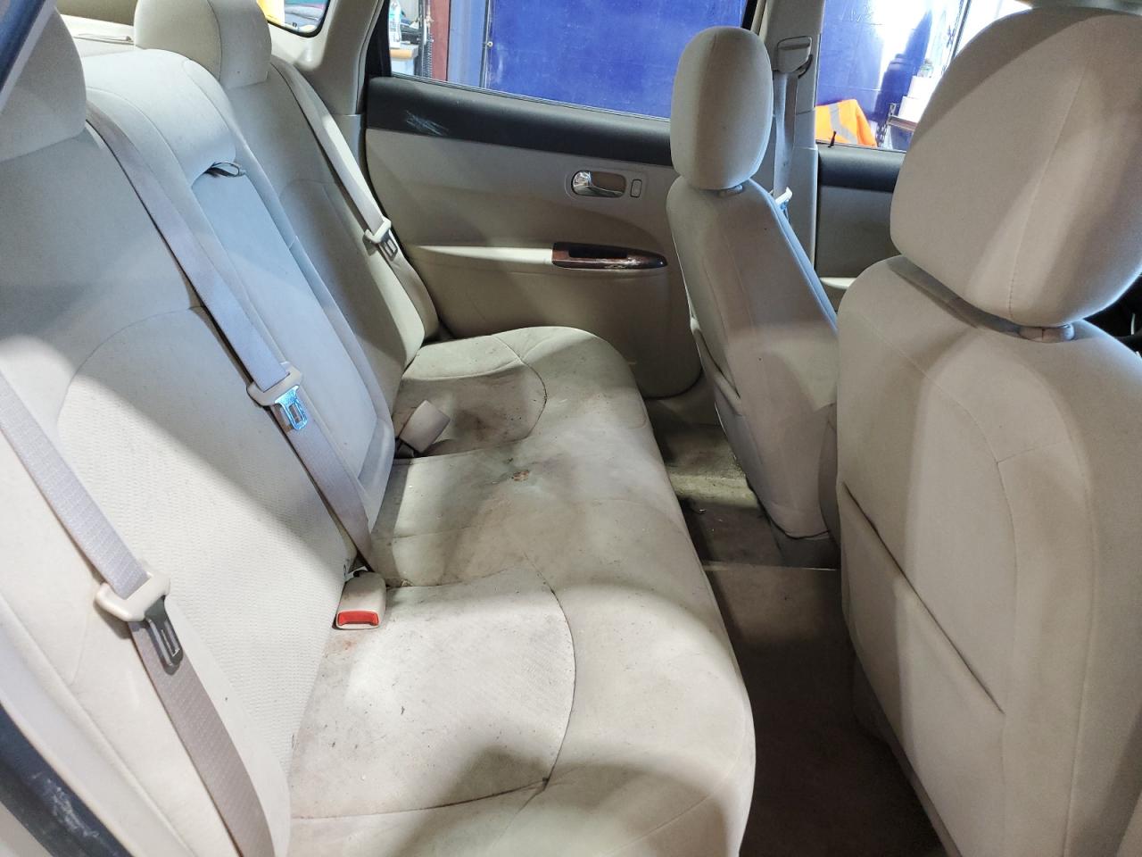 Buick LaCrosse Cx Image 9