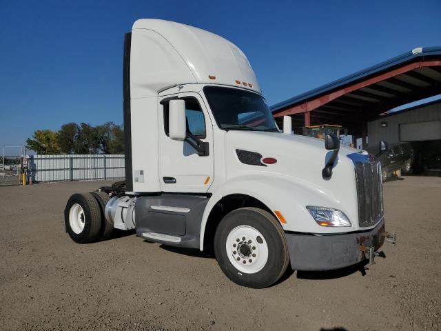 Salvage Peterbilt Tractor 579