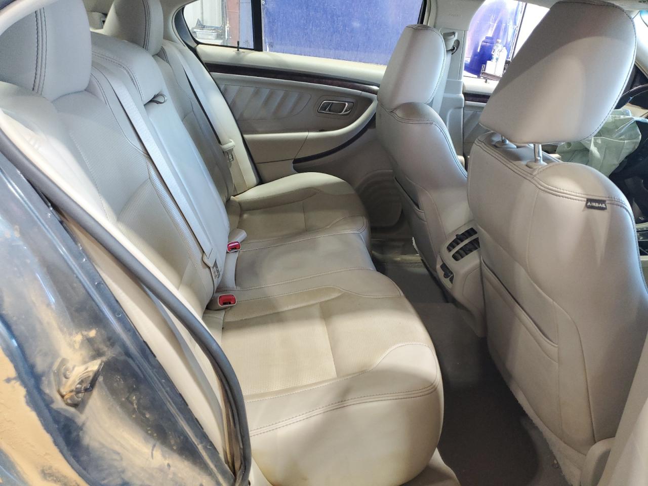 Ford Taurus Limited Image 10