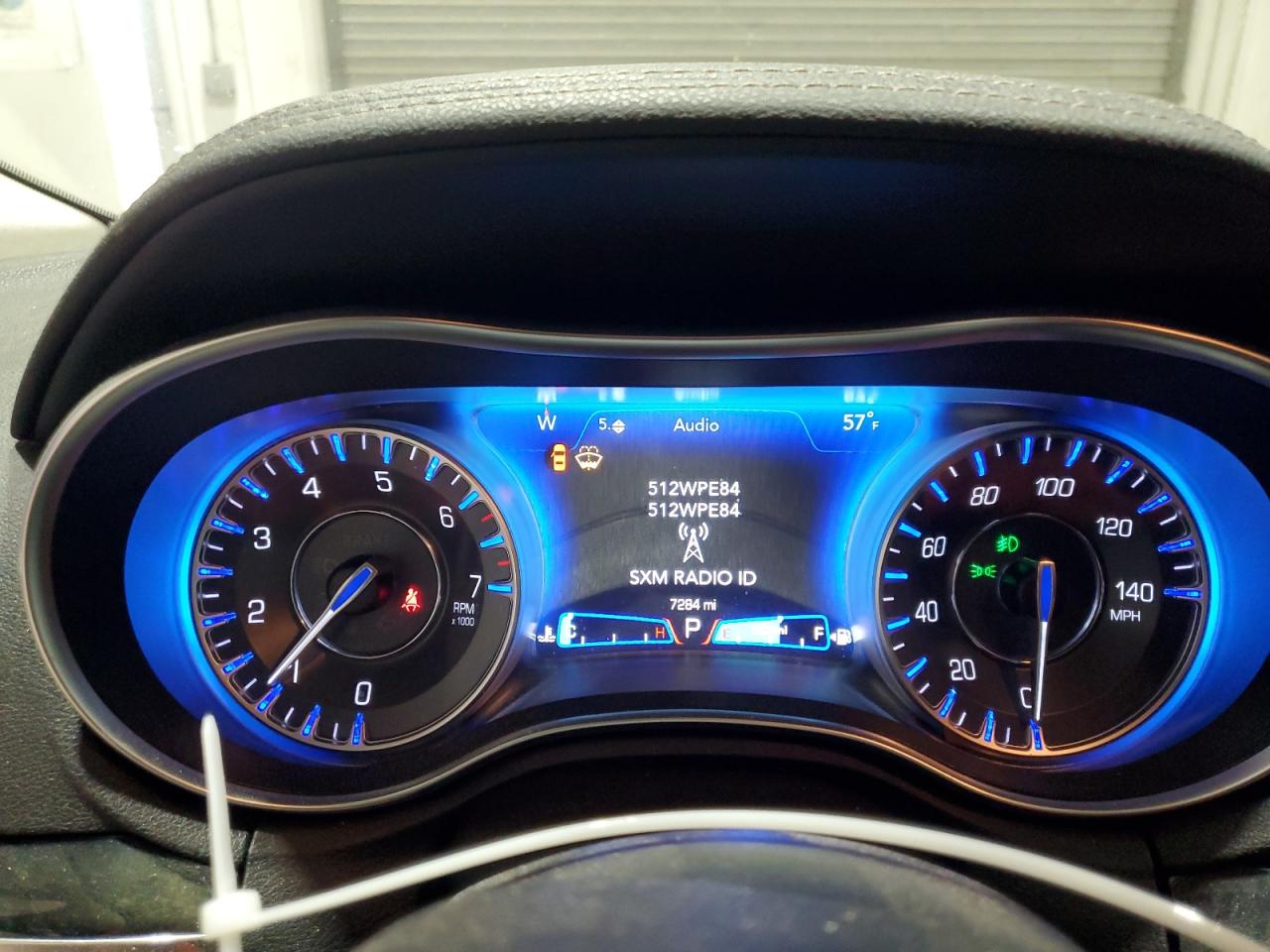 Chrysler 300 Touring L Image 2