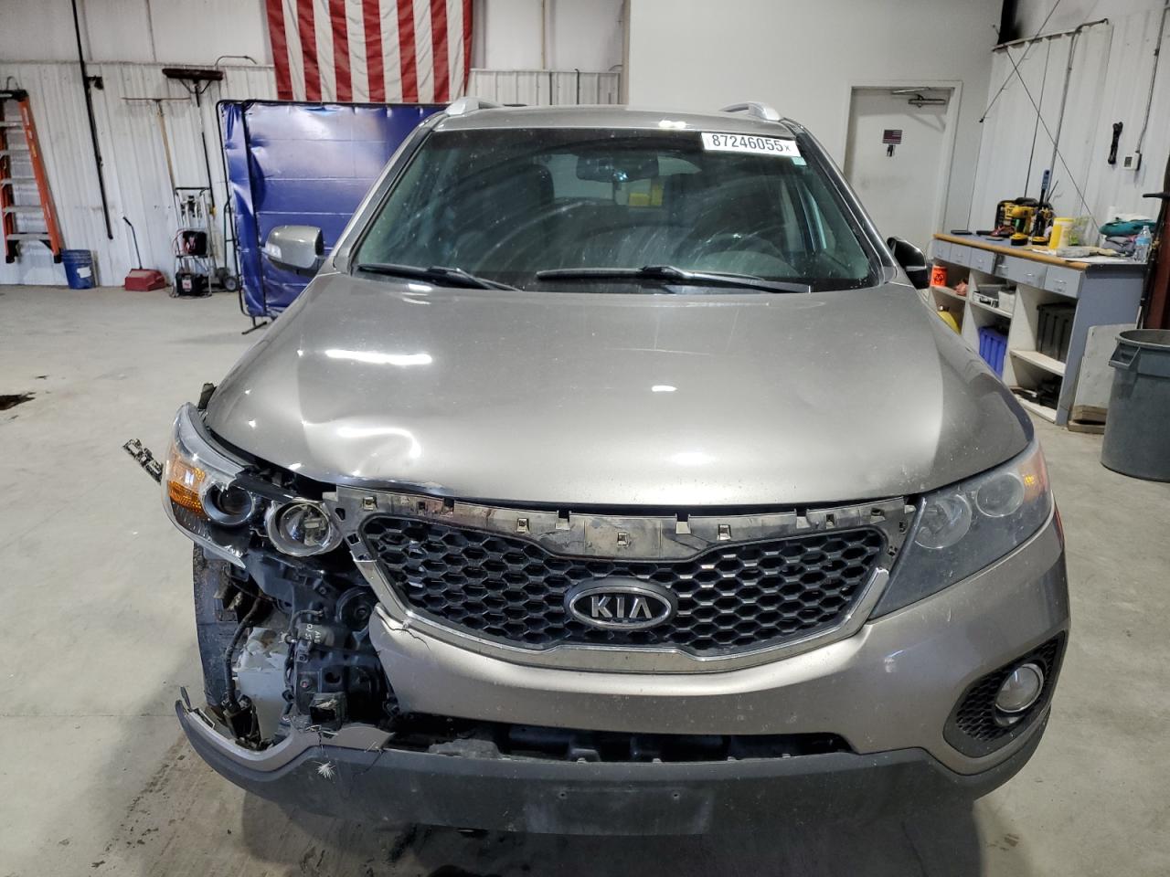 Kia Sorento Base Image 8