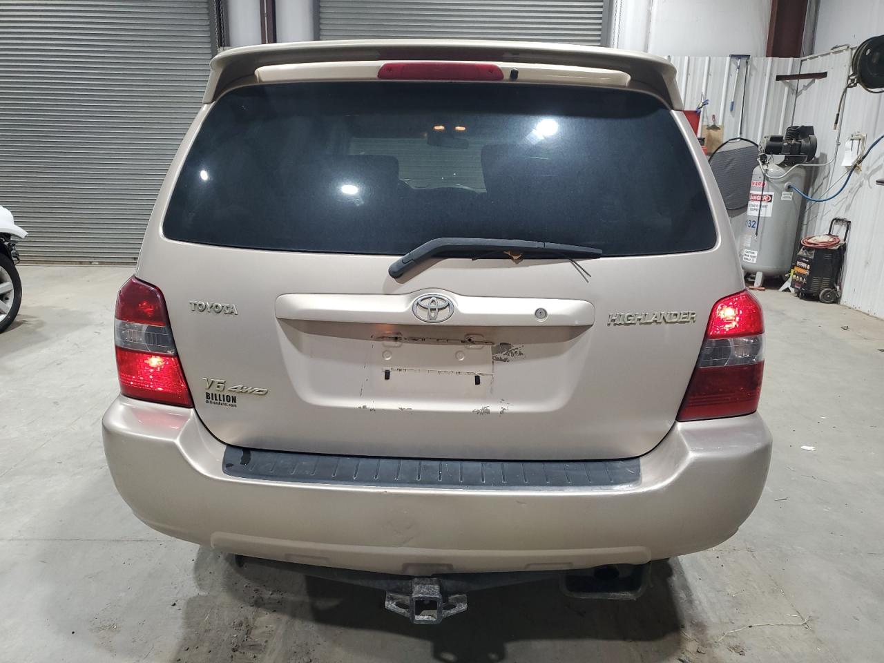 Toyota Highlander Limited Image 8