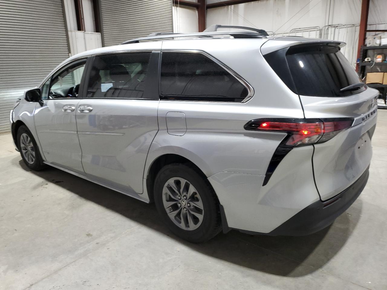 Toyota Sienna Xle Image 13