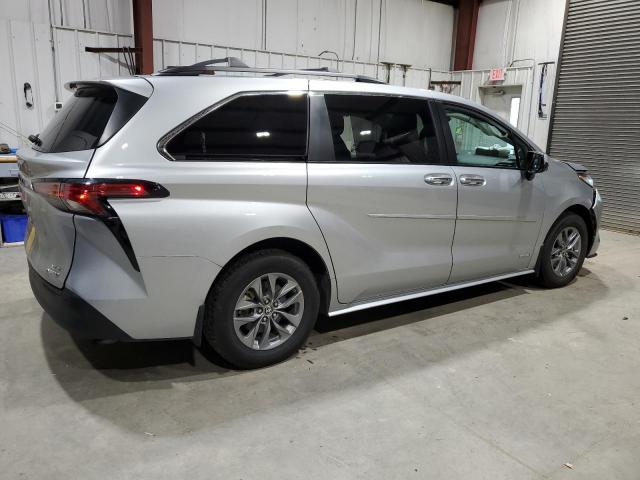 Toyota Sienna Xle Image 3