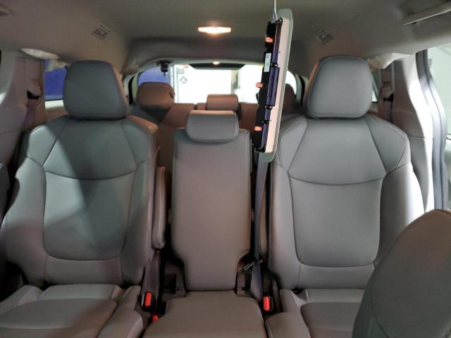 Toyota Sienna Xle Image 11