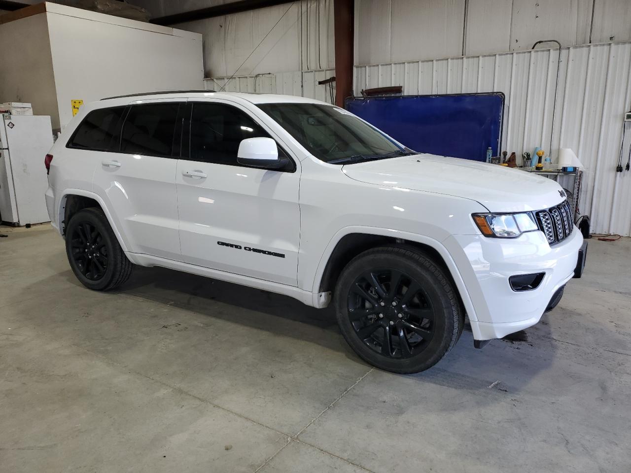 Jeep Grand Cherokee Laredo Image 4